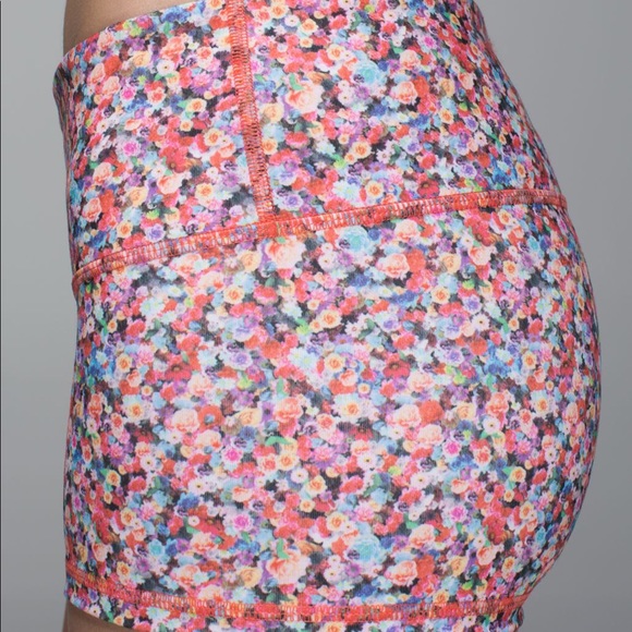 Lululemon boogie shorts - Picture 2 of 6